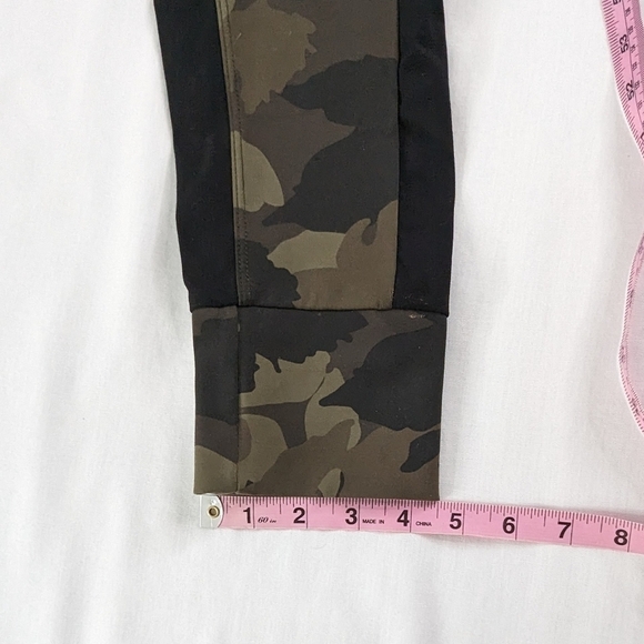 Athleta Essex Camo Hybrid Tights Leggings UPF 50 - Picture 12 of 12
